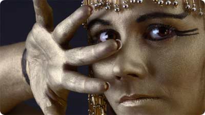 Woman of Egypt - Travel and cruise on the Nile